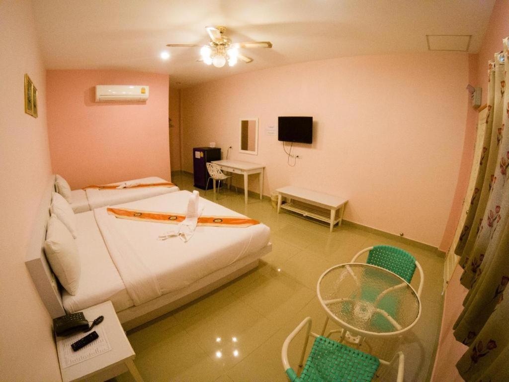 Holland Resort Phuket Eksteriør billede